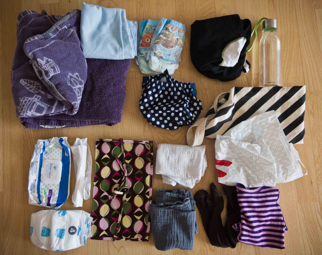 Tips and tricks for going to the swimming pool with your baby