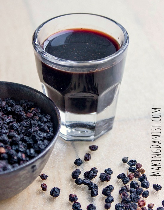 how to make your own elderberry syrup